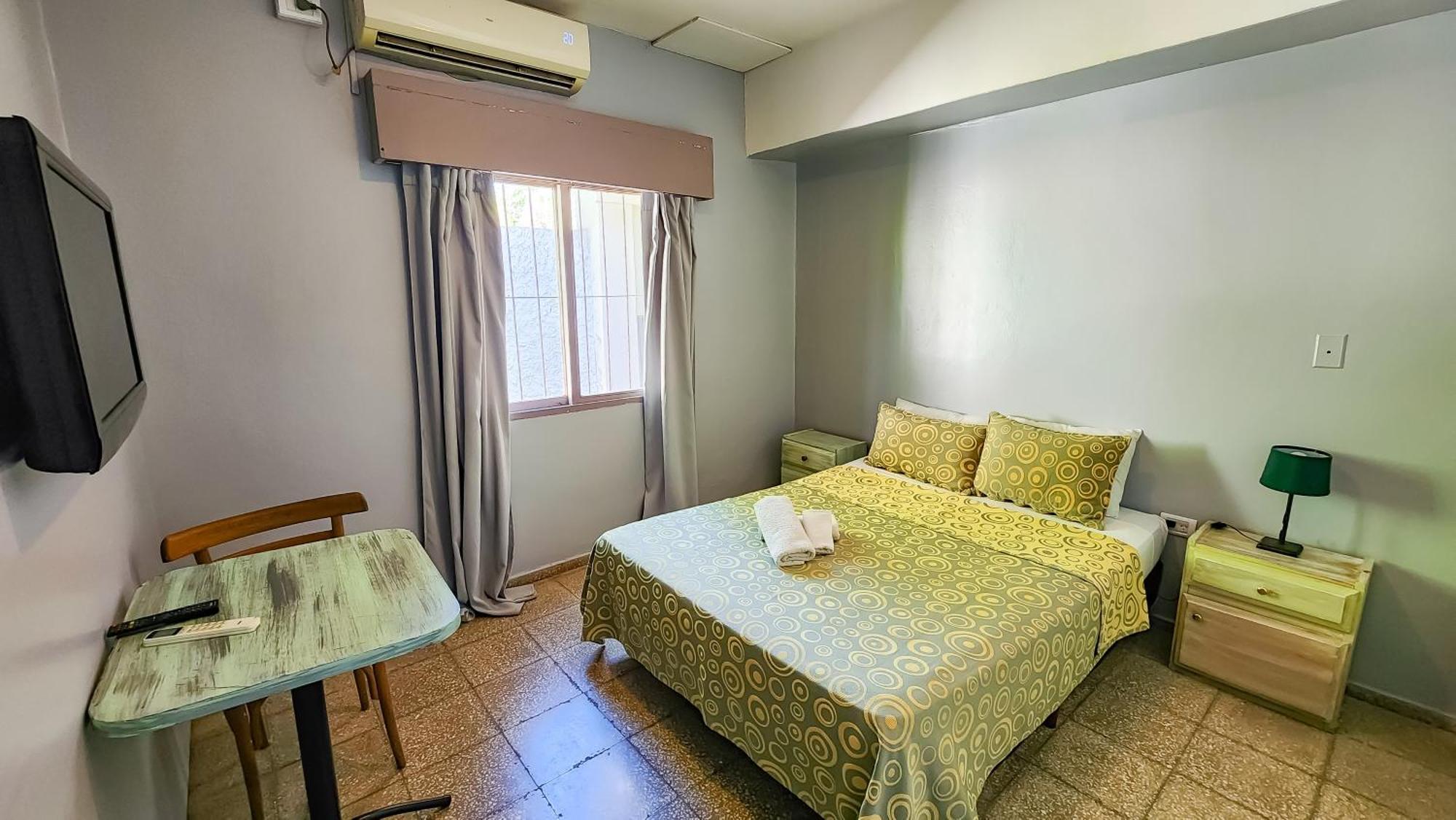 Hotel Juan B Justo Mendoza Habitación foto
